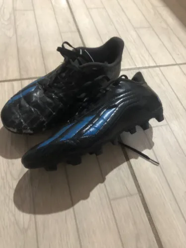 Chuteira de campo adidas