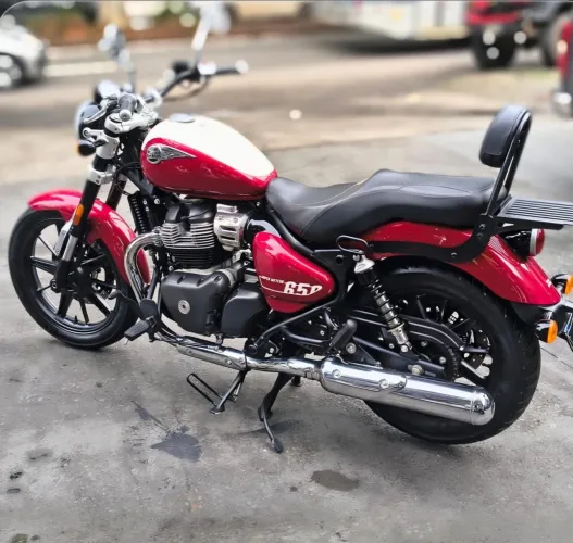 Super Meteor 650cc. A mais bonita da net.