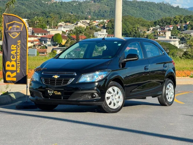 Chevrolet Onix Hatch LT 1.4 8V Flex Power Mec. 4P 2013