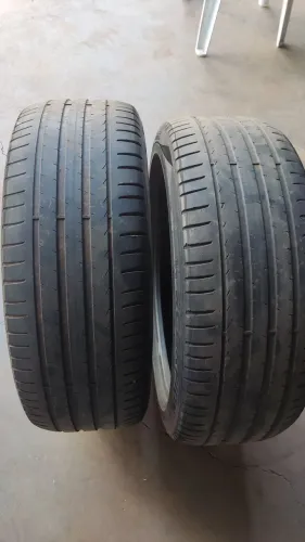 Par de pneus Pirelli Scorpion Aro 19" 235/45 95H
