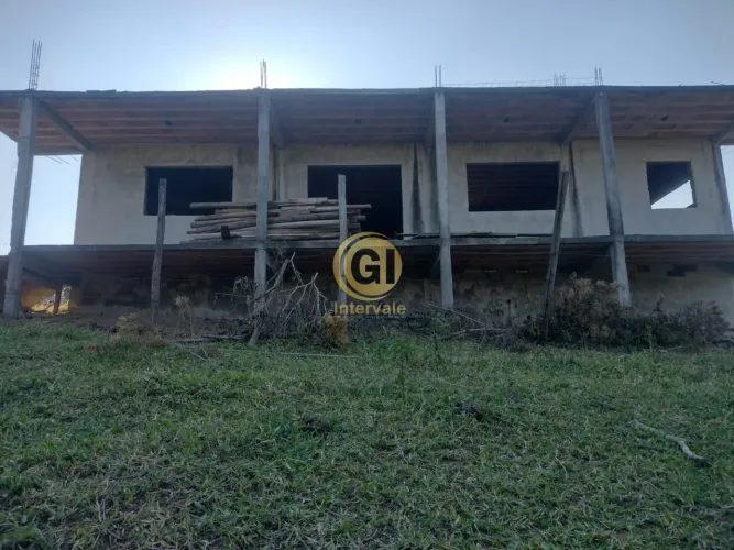 Linda Chácara à Venda em Jacareí-SP, Bairro Chácaras Reunidas Igarapés: 2 Quartos, 1 Suíte