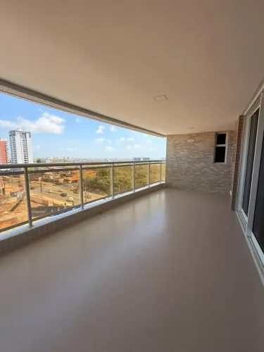 Imóvel para venda possui 215 metros quadrados com 4 quartos em Calhau - São Luís - MA