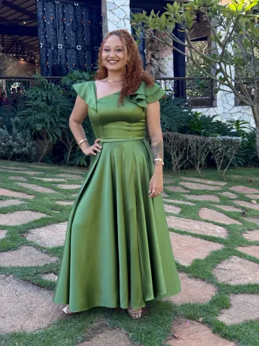 Vestido de festa verde oliva