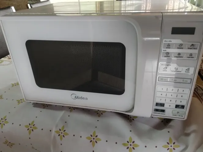 Micro-ondas Midea 20 L
