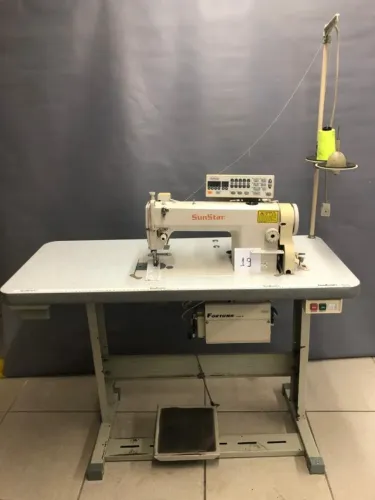 MÁQUINA DE COSTURA INDUSTRIAL - RETA ELETRÔNICA