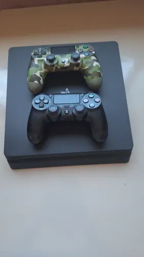 Ps4 slim 1TB