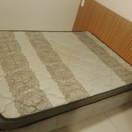 Colchão e box de casl