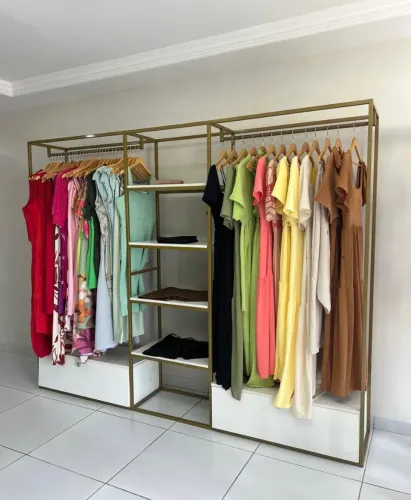 Transforme seu ambiente! Design elegante, perfeito, Usado em condição excelente! 