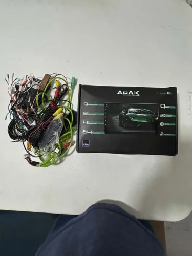 Mídia marca ADAK, 9 polegadas para Carro, com cabos de instalação, Câmera de ré e suporte 