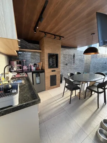 APARTAMENTO COM ÁREA GOURMET E PISCINA PRIVATIVA
