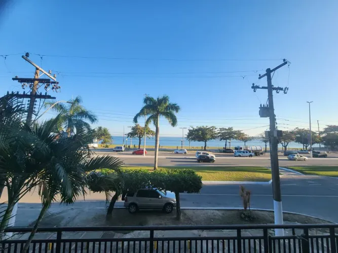 APARTAMENTO COM VISTA PARA A ORLA DE ARARUAMA.