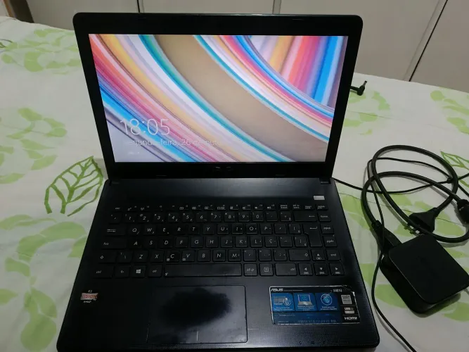 Notebook Asus funcionando perfeitamente inclusive bateria 