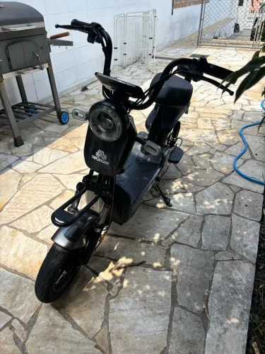 Moto elétrica UFOFAST
