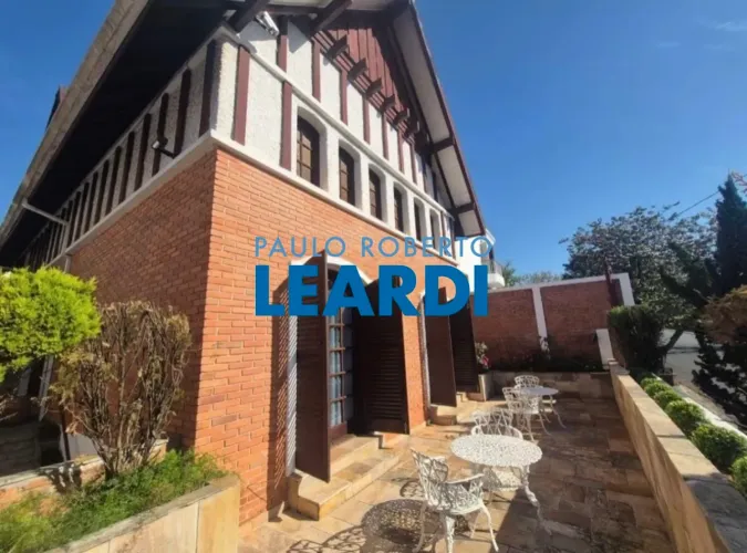 CASA ASSOBRADADA - JARDIM LEONOR - SP