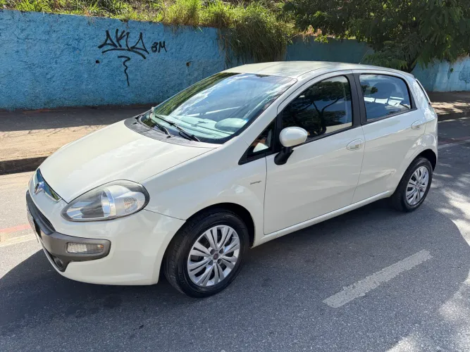 Fiat Punto Essence 1.6 Flex 16V 5P 2013