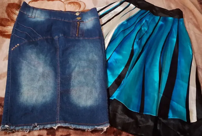 Lote feminino P com 11 peças por 70,00 vestidos e saias