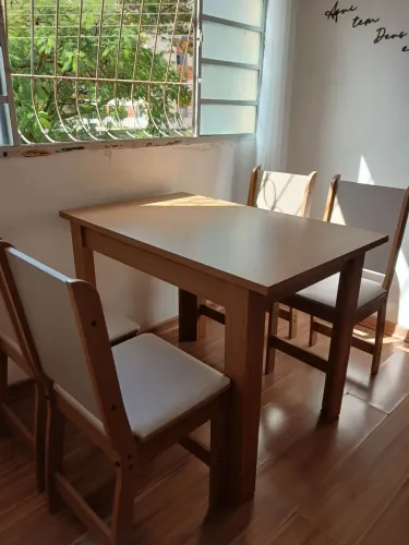 Mesa MDF quatro cadeiras