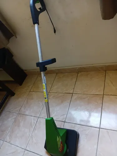 Cortador de grama elétrico