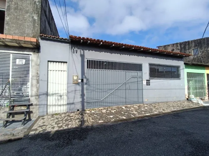 casa de 4/4 , próximo da Augusto Montenegro, ao lado extrafarma