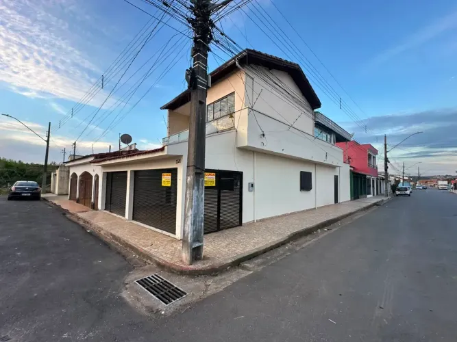 Imóvel para aluguel tem 200 metros quadrados com 4 quartos em Foch II - Pouso Alegre - MG