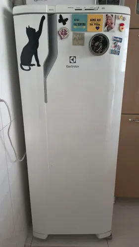 Geladeira RE31 Eletrolux