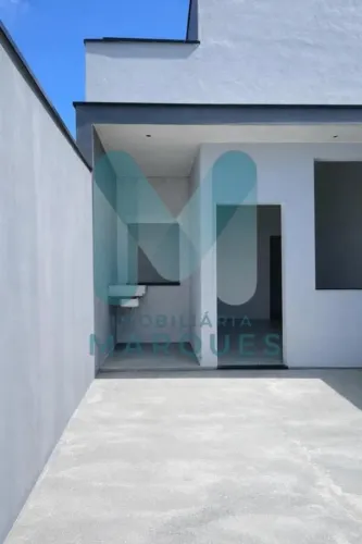 Linda casa, Novinha com acesso fácil a Via Dutra