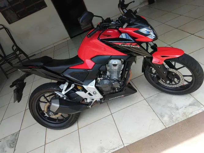 Vendo ou troco cb 300f por moto menor do meu enterese. 