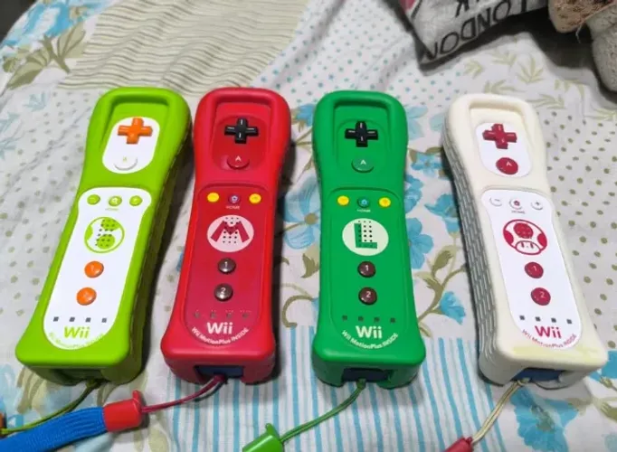 Controle Wii Remote Wii U - Edição Mário