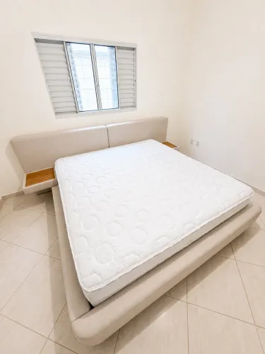 Cama King Estofada em Linho
