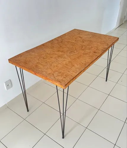 Mesa de madeira diferente 