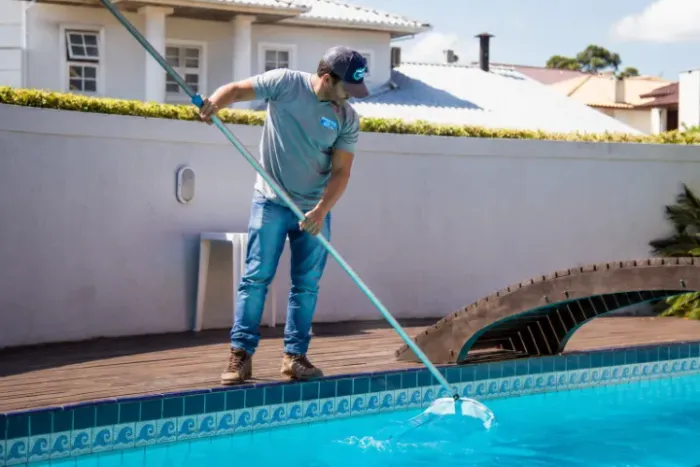 Tratador de Piscina (Piscineiro)