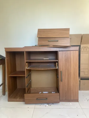 Cômoda desmontada 