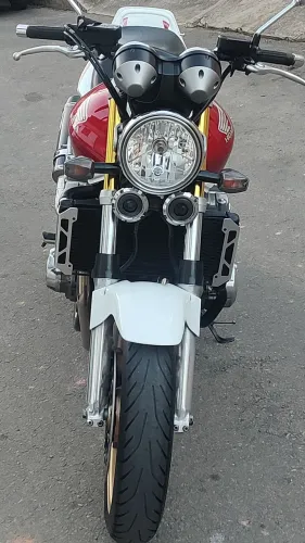 HONDA CB 1300 SUPER FOUR - MOTOCICLETA IMPECÁVEL PARA PESSOAS EXIGENTES.