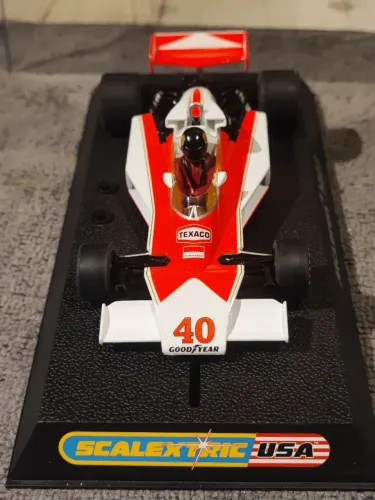 Carro Scalextric MacLaren Gilles Villeneuve