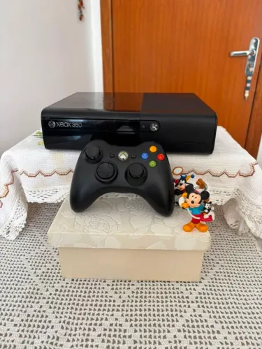 XBOX 360 SUPER SLIM