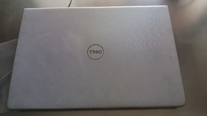Notebook DELL i3. 8GB. Intel HD 520 SSD 256 sistema 64 bits