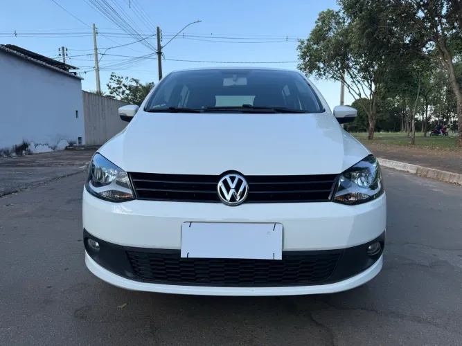 Volkswagen Fox 1.0 MI Total Flex 8V 5P 2014