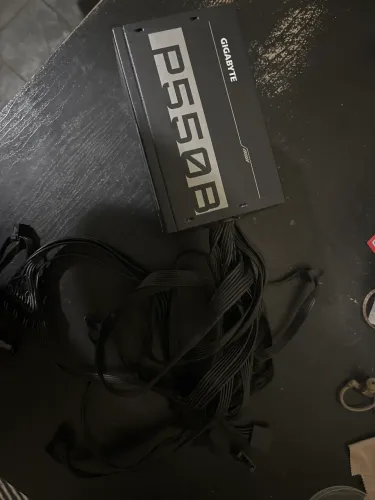 Fonte da GIGABYTE P550B