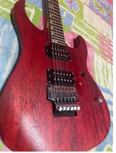 Guitarra Cort