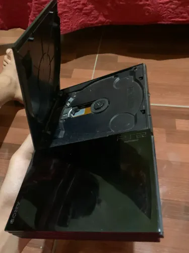 Ps2 slim, 2008 última versão lançada.