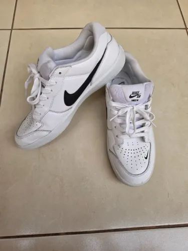 Tênis nike SB 86 em couro. N.42. Pouco usado
