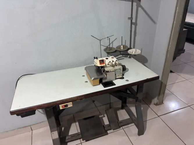 Vendo overloque industrial