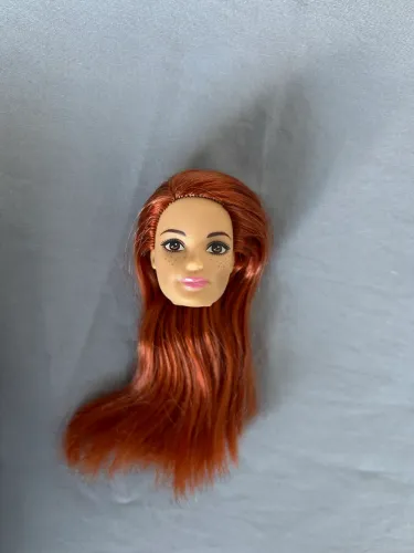 Cabeça Barbie ruiva mtm (primeira edição)