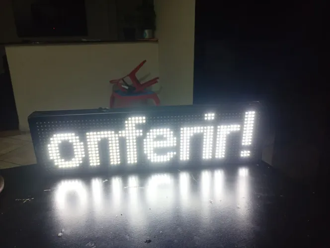 Letreiro Digital Led USB Lelong Sl0721b - Branco 67x19x5cm