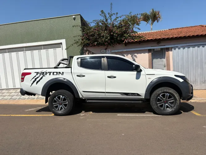 Mitsubishi L200 Triton Sport GLS 2.4 CD Diesel Aut. 2022