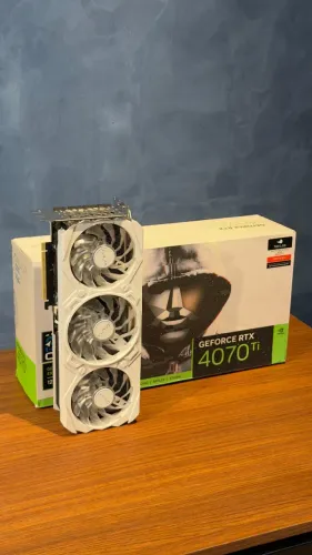 Placa de Vídeo Galax GeForce RTX 4070 Ti EX Gamer White - 1 ano de uso