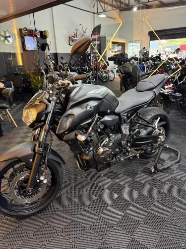 Yamaha MT07 2022