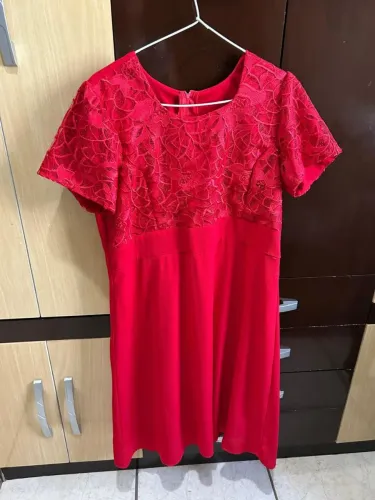 Vestido vermelho feito sob medida