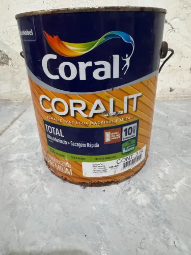Tinta esmalte a base água - Branco brilhante da marca Coral. Lata 3,6 L