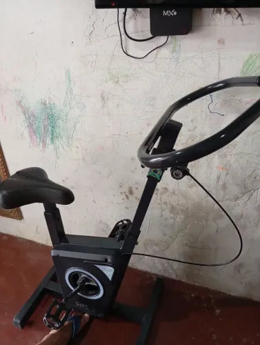 Bicicleta ergométrica semi nova